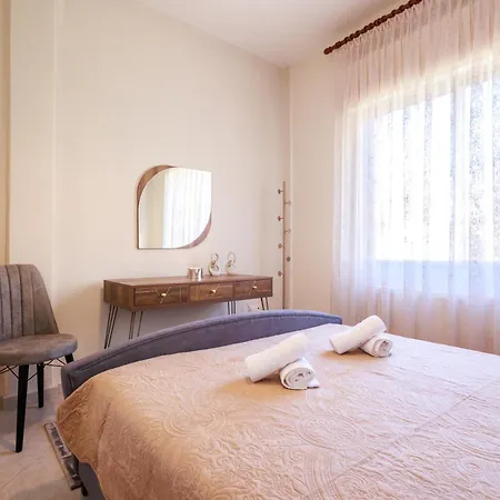 Philoxenia House דירה