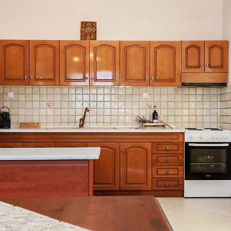 דירה Philoxenia House *
